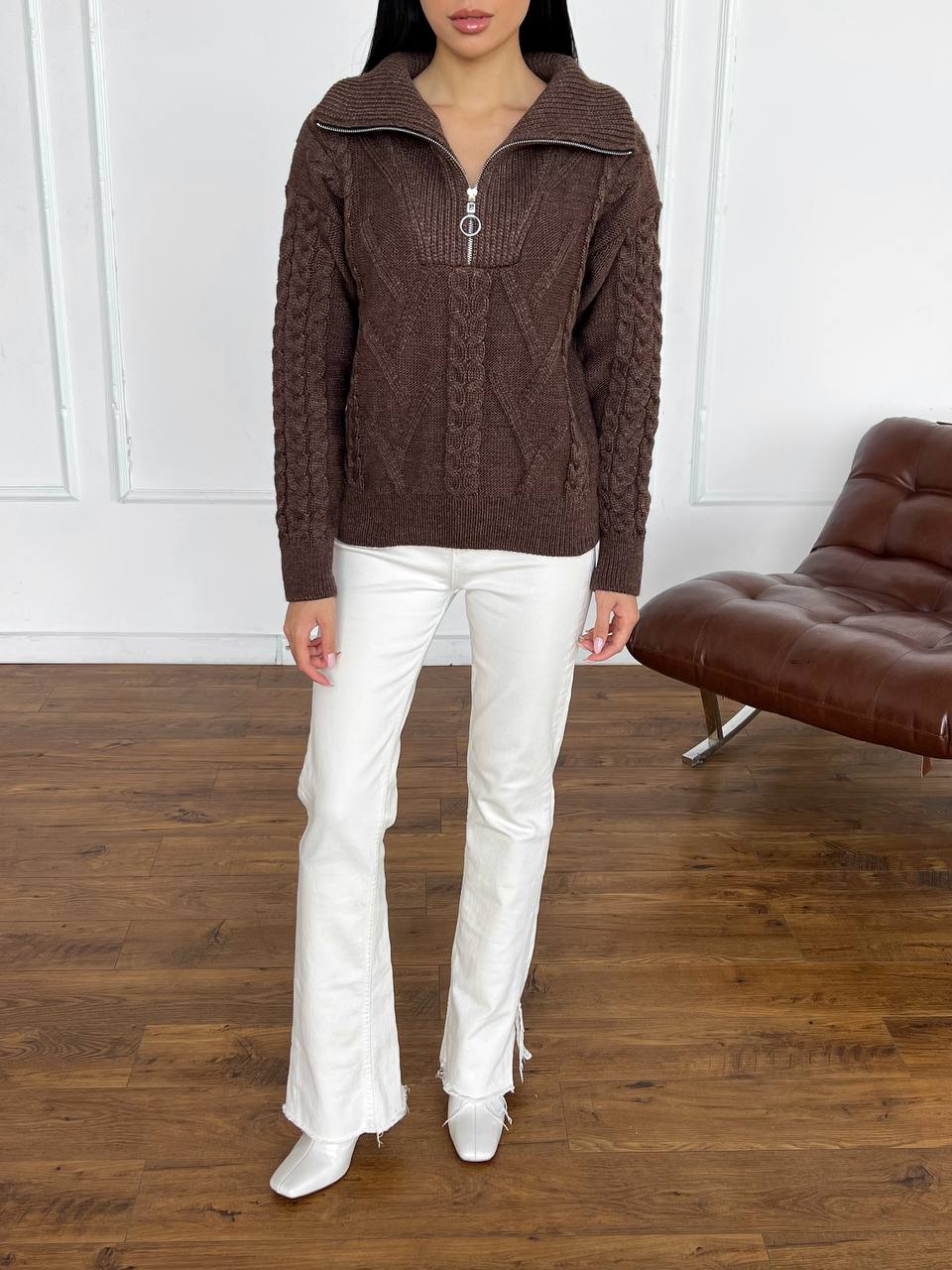Stylish Wool Sweater with Zipper