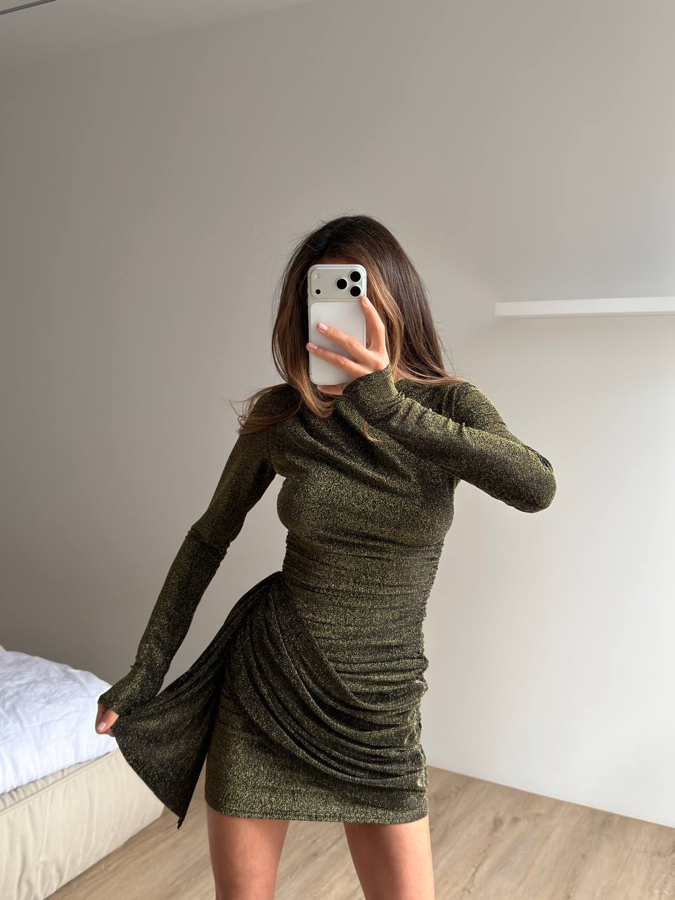 Sparkling Dress – Elegance Meets Allure black Silverygreen