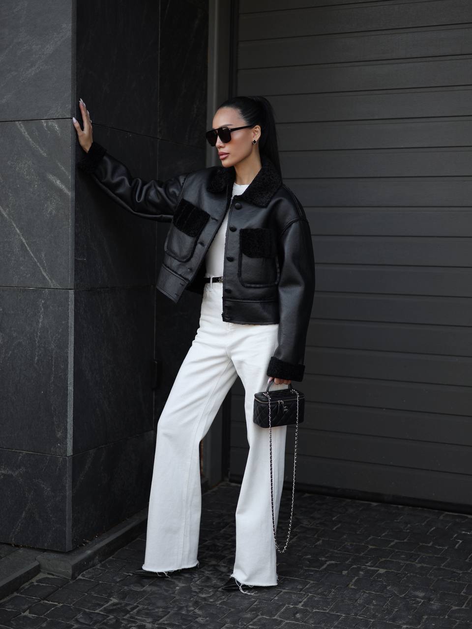 Avies kailio Jacket Juoda