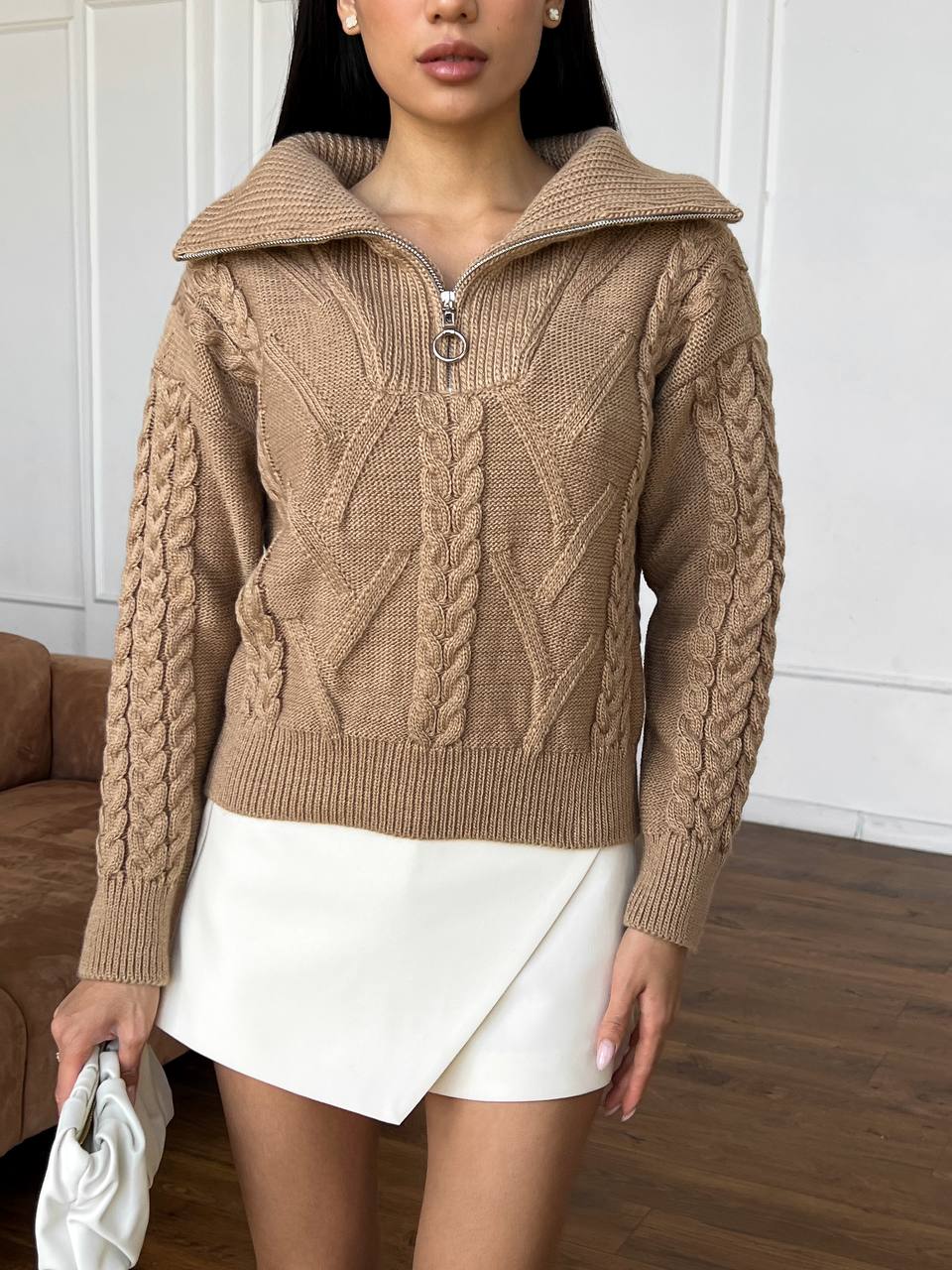 Stylish Wool Sweater with Zipper