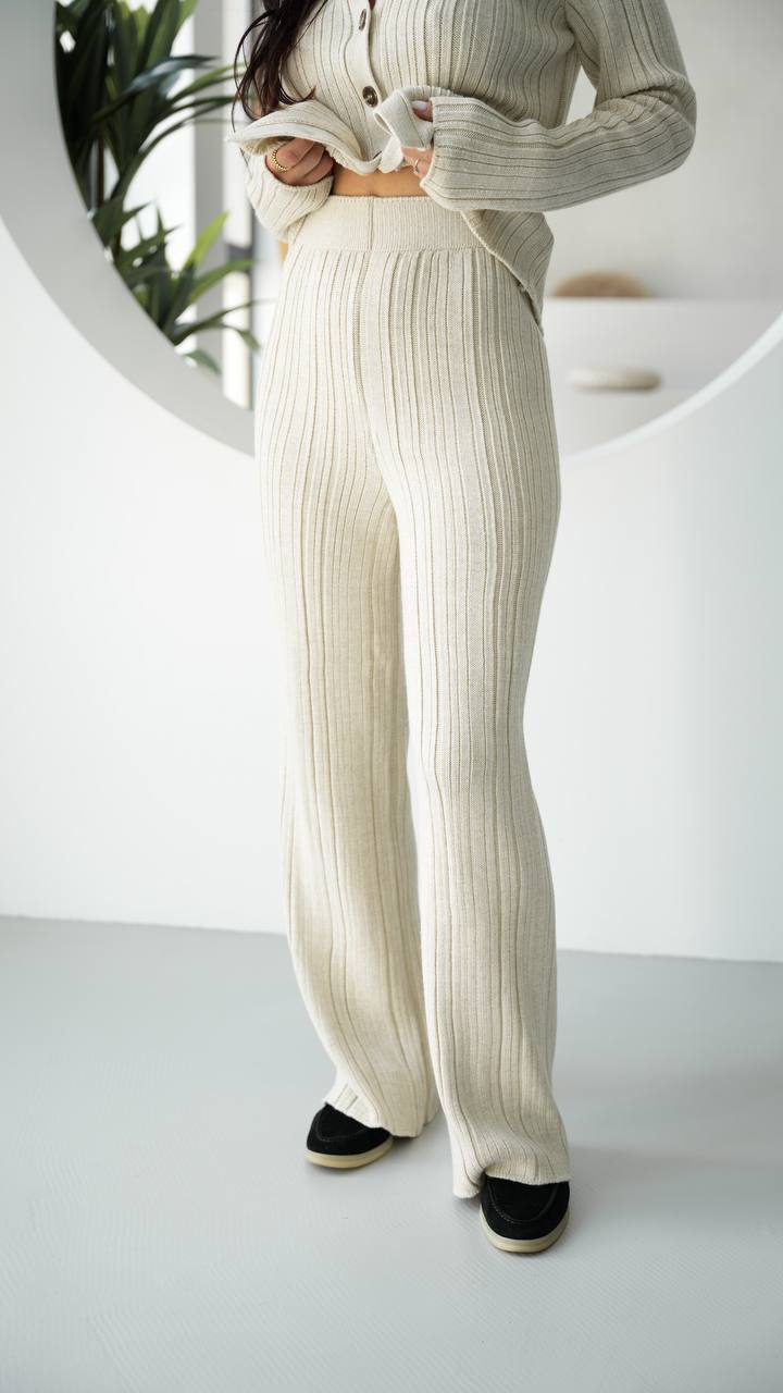Knitted set from wool milky