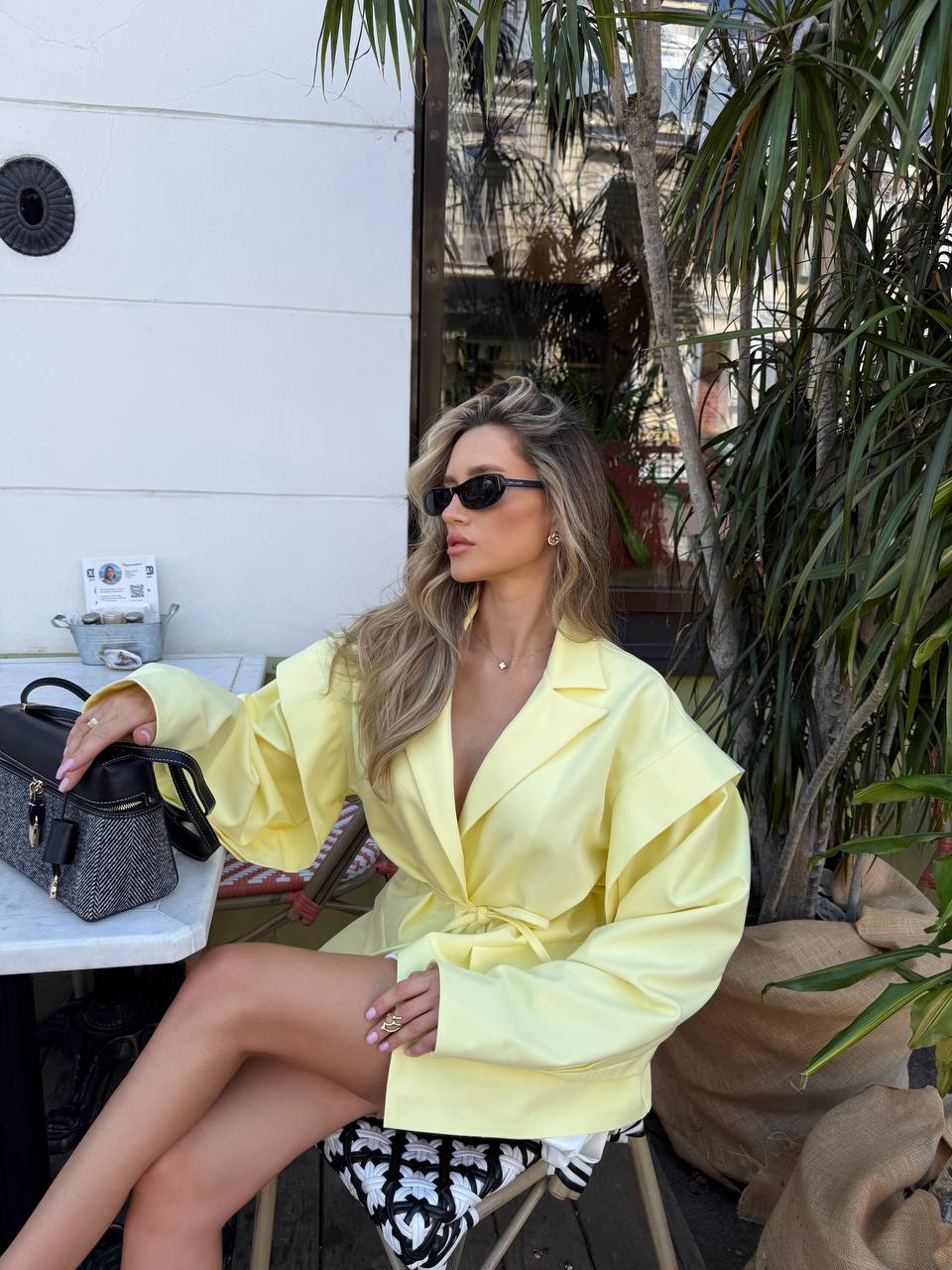 YELLOW BLAZER WITH SHOULDER