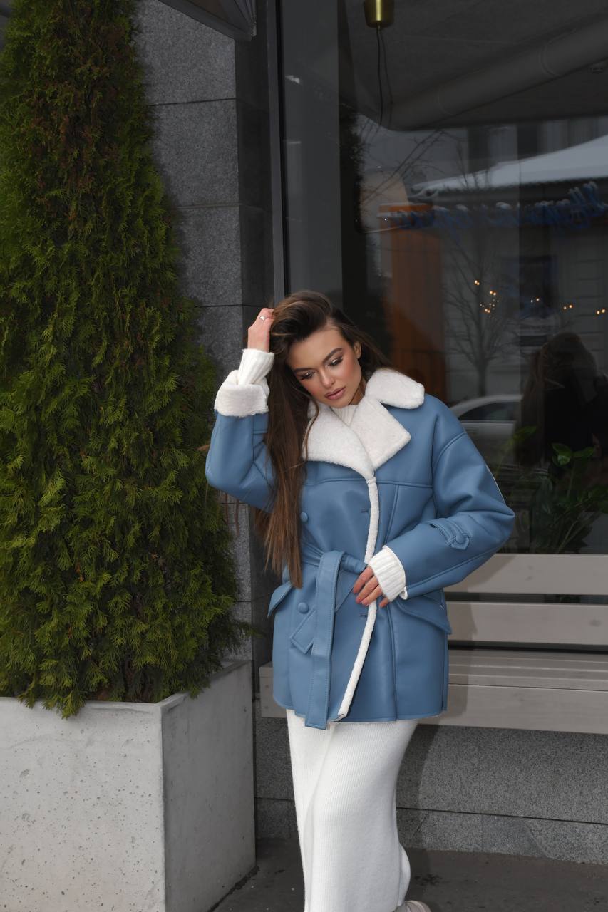 Paltas su diržu mėlynas