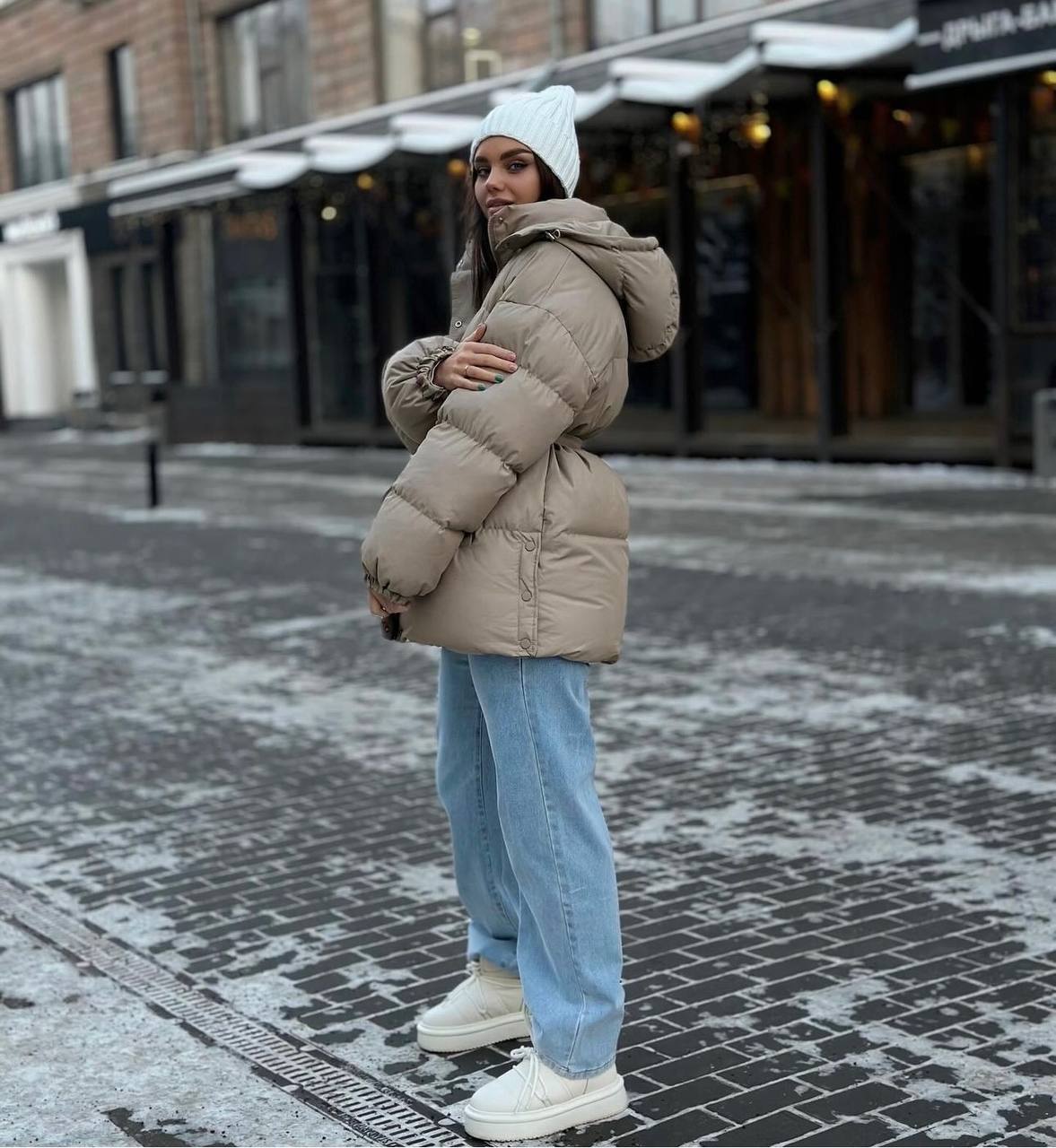 Moteriška pūkinė striukė su diržu