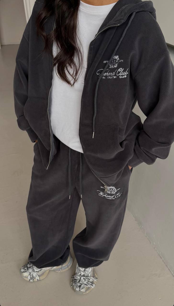 Weekend Club Cozy Tracksuit – Two-Piece Set