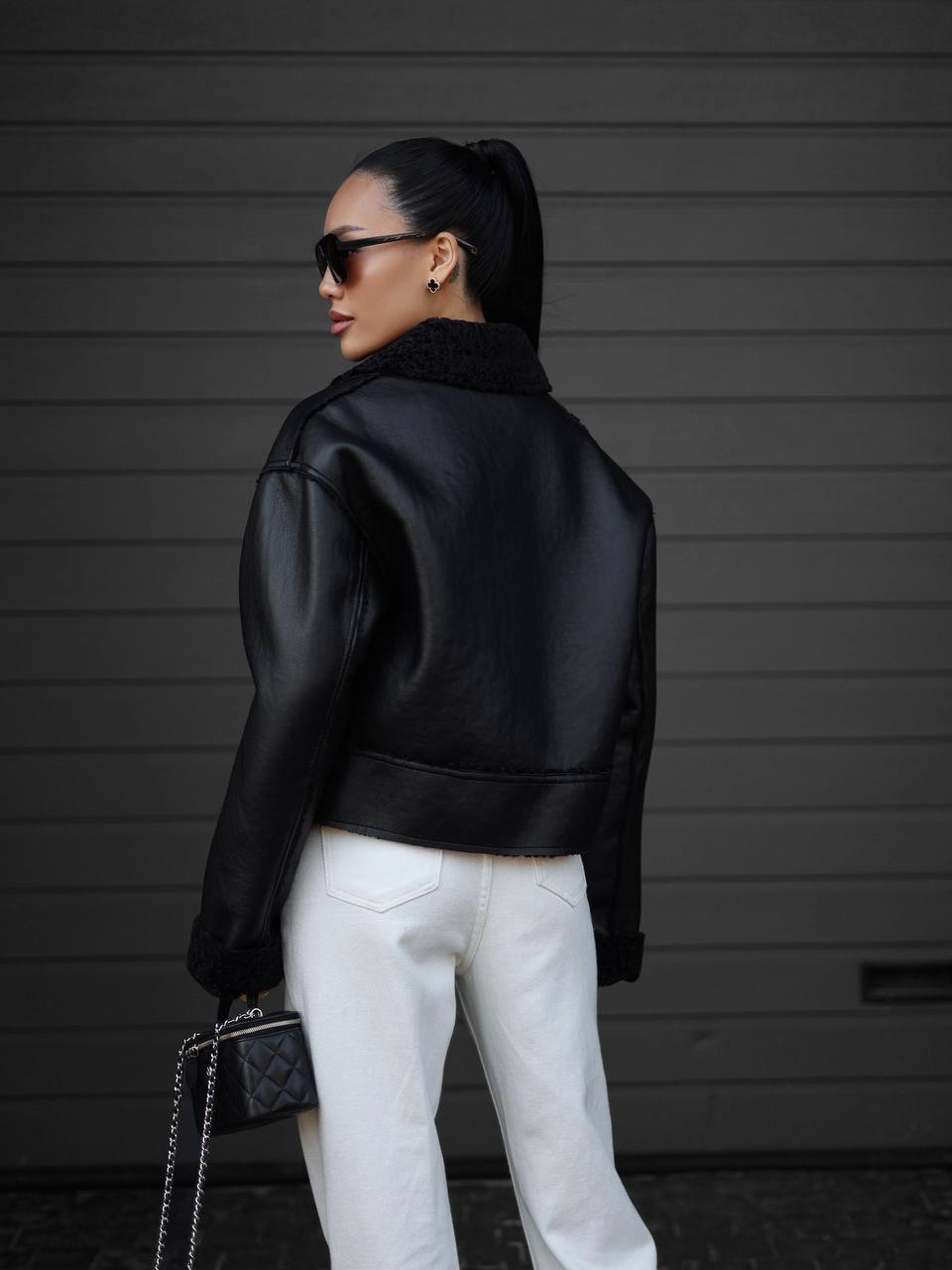 Avies kailio Jacket Juoda