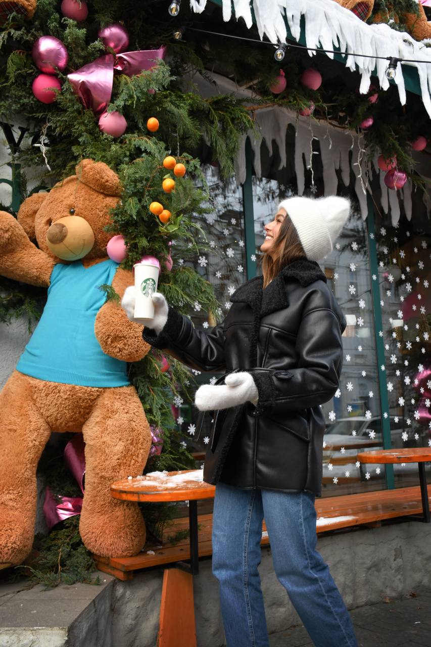 Paltas su diržu Juoda