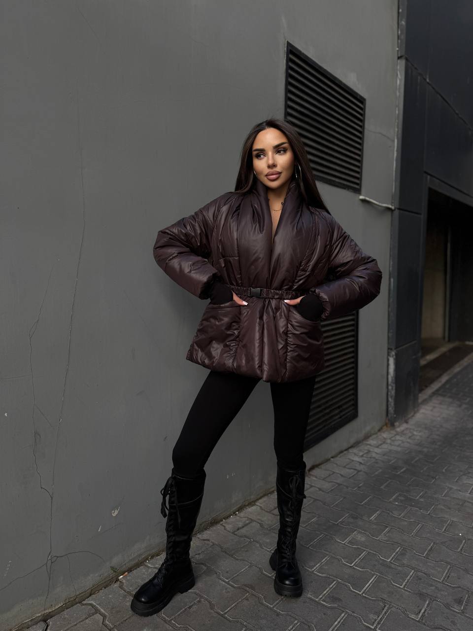 Ekopūko striukė – lengva ir šilta, ruda