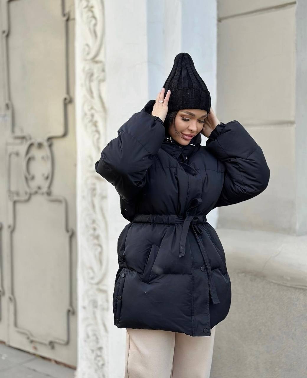 Moteriška pūkinė striukė su diržu