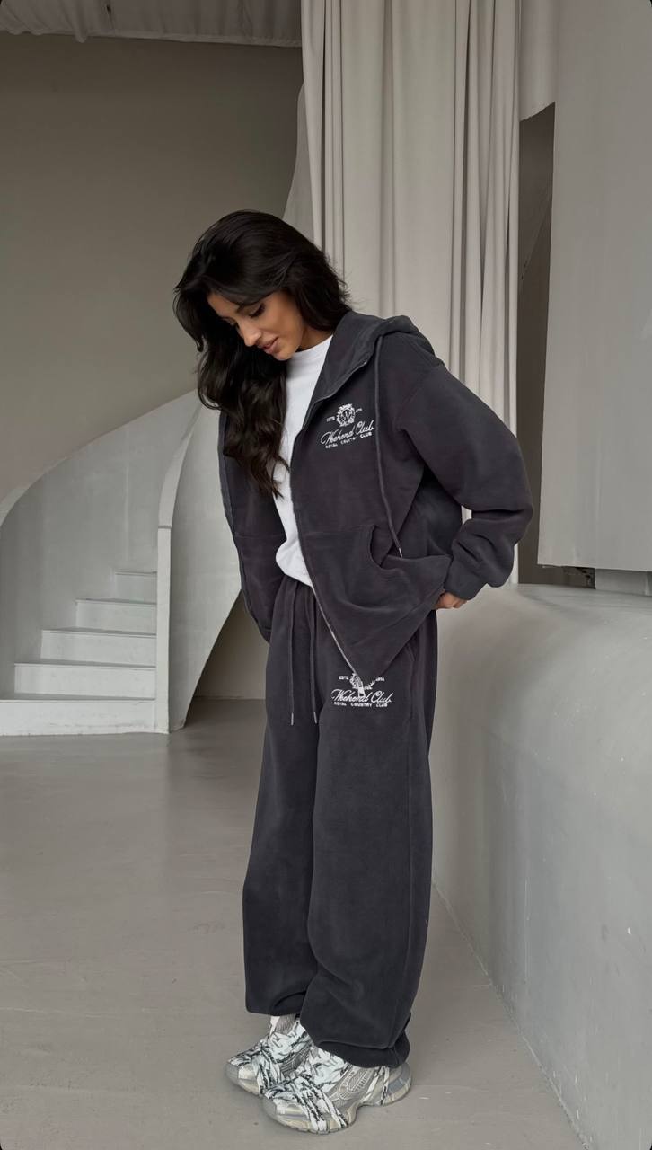 Weekend Club Cozy Tracksuit – Two-Piece Set