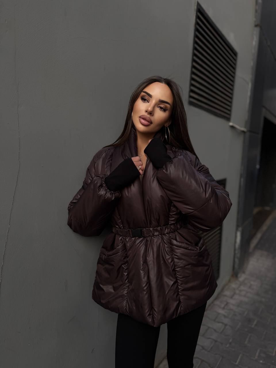 Ekopūko striukė – lengva ir šilta, ruda