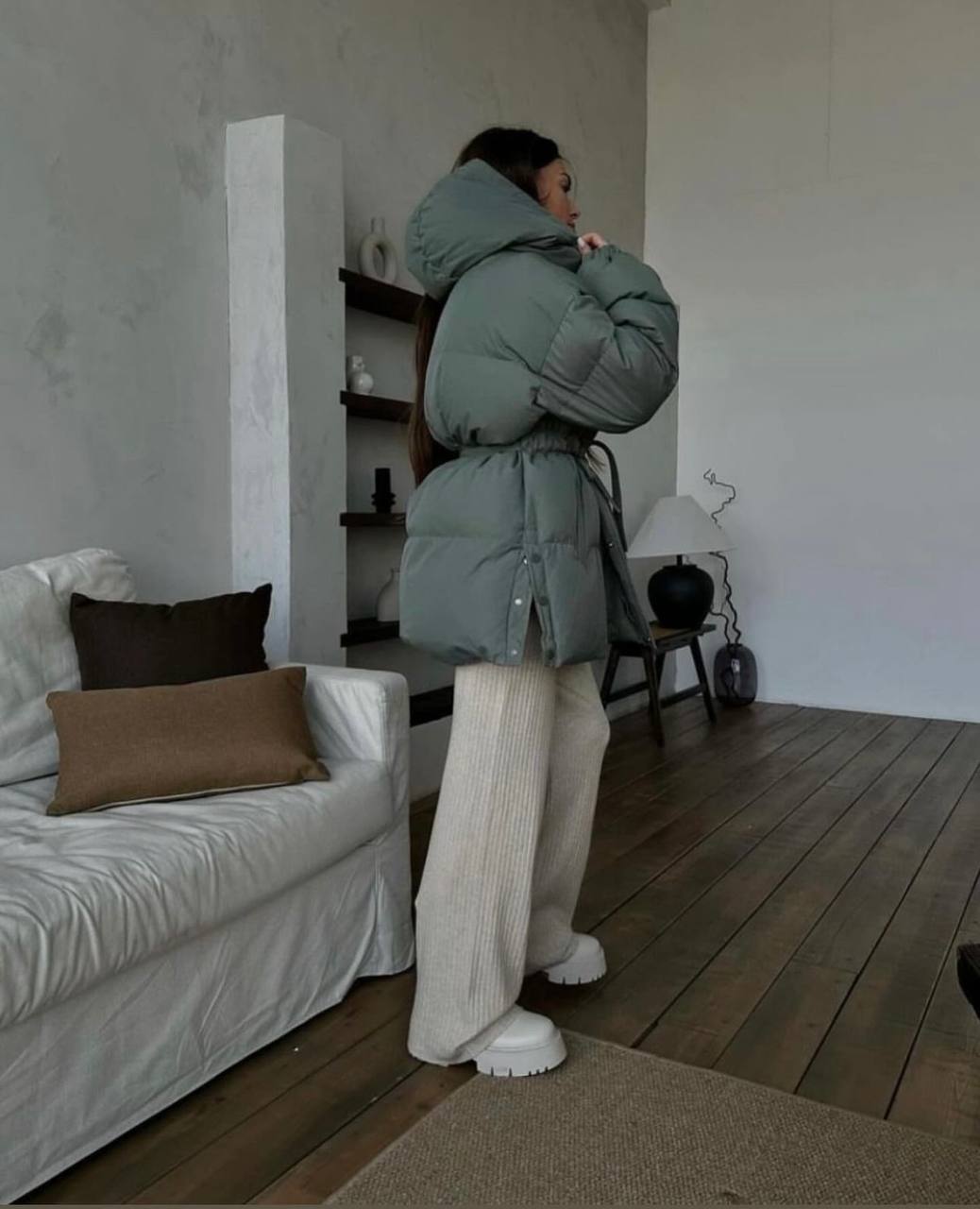 Moteriška pūkinė striukė su diržu