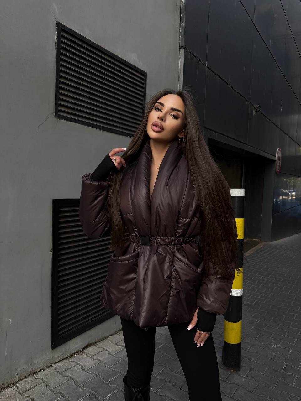 Ekopūko striukė – lengva ir šilta, ruda