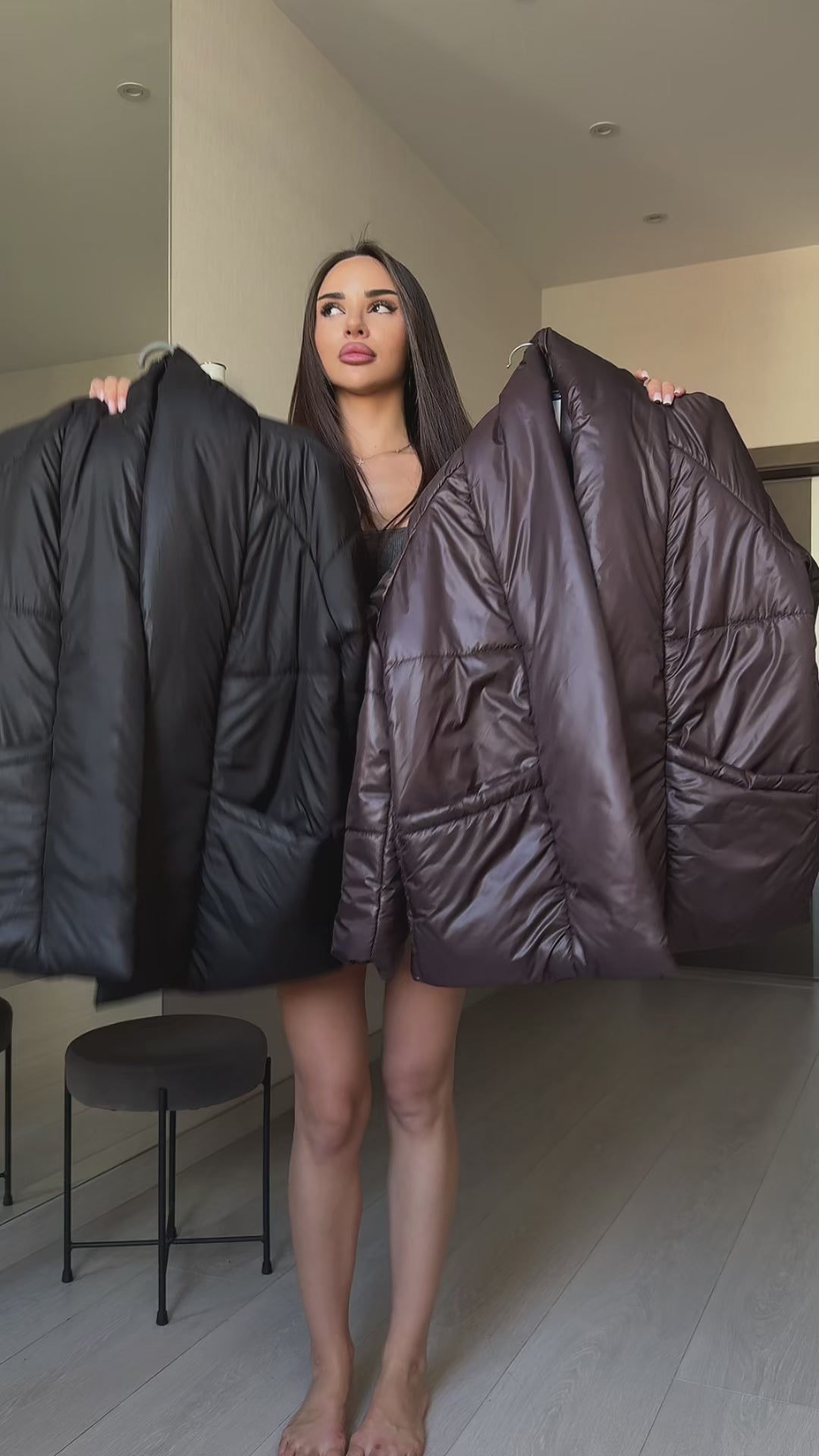 Ekopūko striukė – lengva ir šilta, juoda